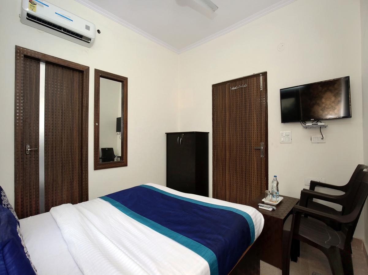 Oyo 10075 Hotel Kaydee Amritsar Esterno foto